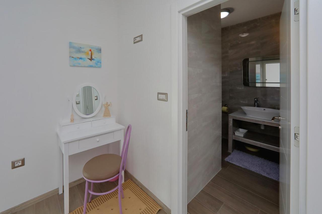 Apartmani Marina S Pogledom, Sukošan Εξωτερικό φωτογραφία