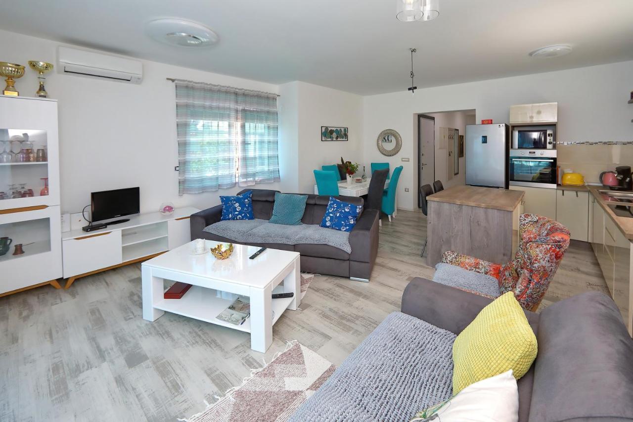 Apartmani Marina S Pogledom, Sukošan Εξωτερικό φωτογραφία