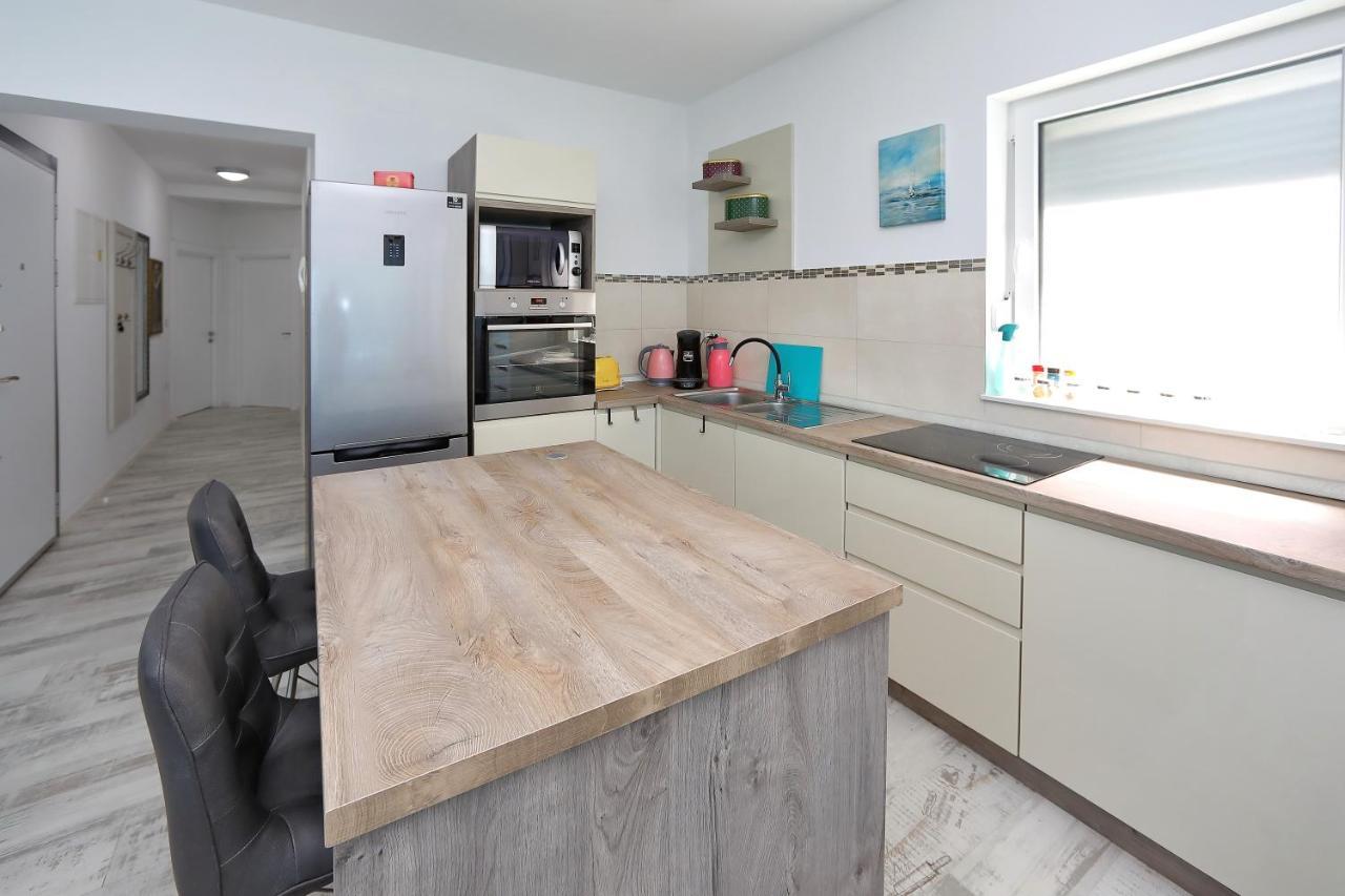 Apartmani Marina S Pogledom, Sukošan Εξωτερικό φωτογραφία